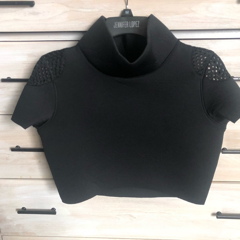 Alo Yoga Shell Crop Top